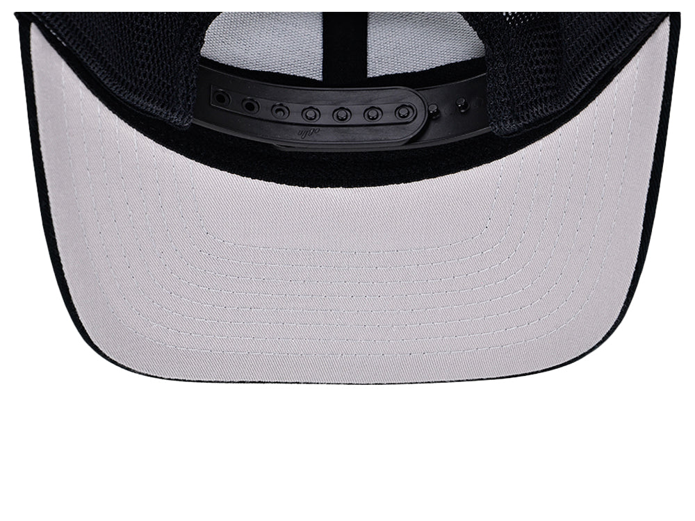 Blank 110 Trucker - Black