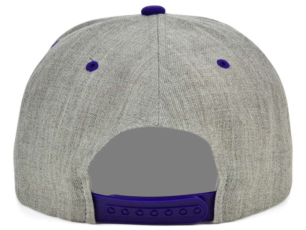 Classics Premium Snapback - Gray/Purple