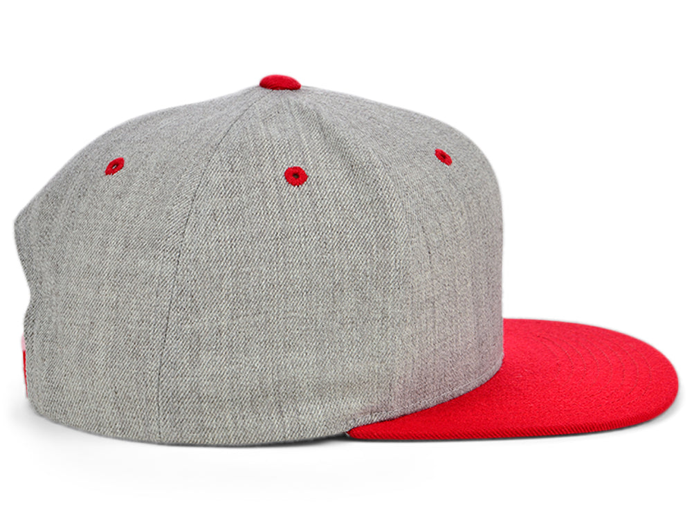 Classics Premium Snapback - Grey/Red